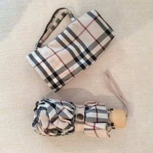 Burberry Accessories - Burberry Umbrella Burberry Accessories - Burberry Umbrella